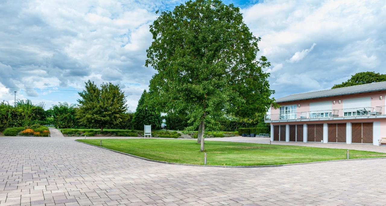 Landgut Schill Hotel Osthofen Buitenkant foto